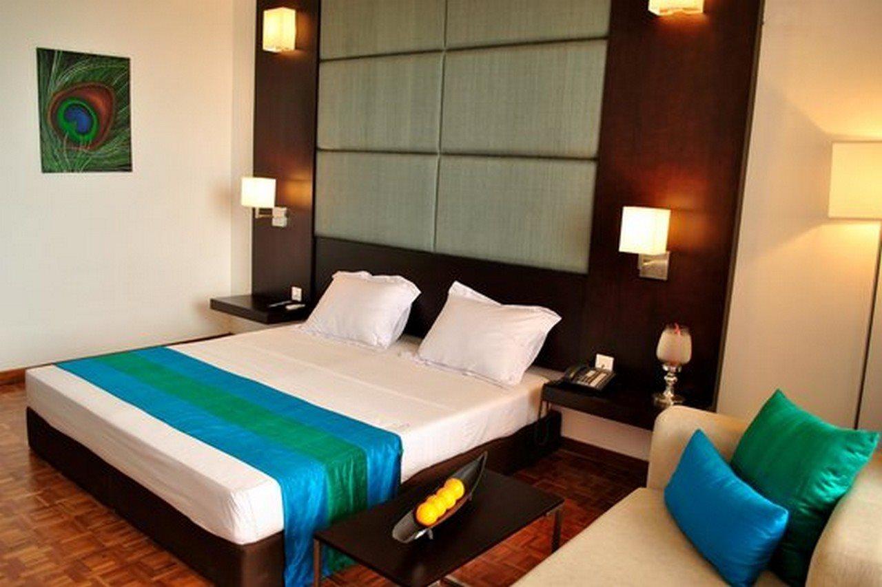 Peacock Beach Hotel Hambantota Exterior photo