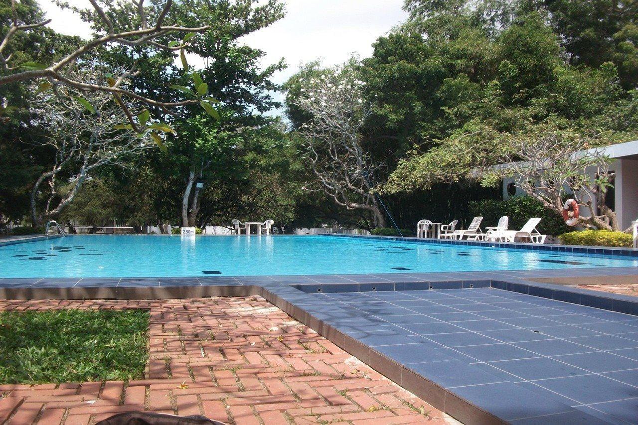 Peacock Beach Hotel Hambantota Exterior photo