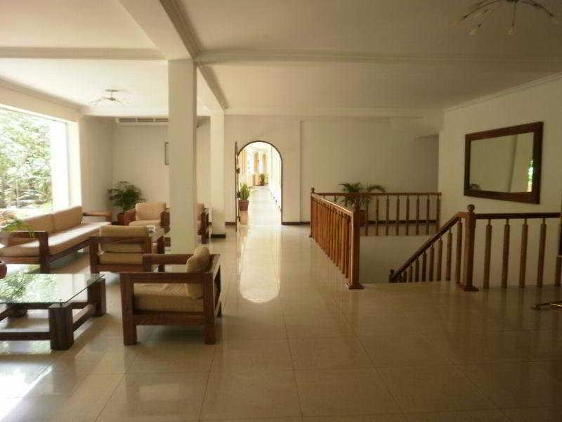 Peacock Beach Hotel Hambantota Exterior photo